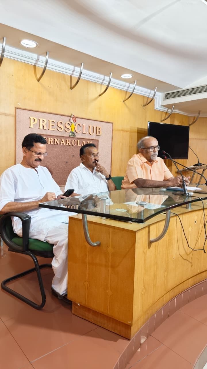 മുന്നോക്കരെ കണ്ടില്ലെന്നു നടിക്കുന്ന മുഖ്യമന്ത്രിയുടെ നിലപാട് തെറ്റ്